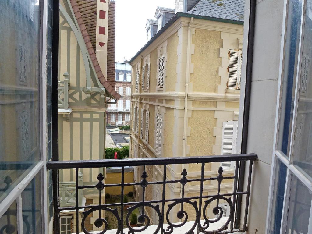 Paradis Les Pieds Sur Le Sable Trouville Palace 部屋 写真